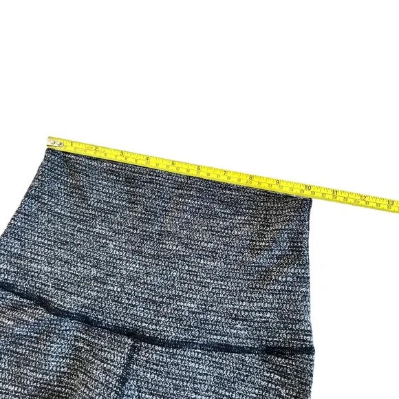 ♥️SOLD♥️Lululemon Wunder Under Grey Leggings Size 2 - Picture 3 of 4